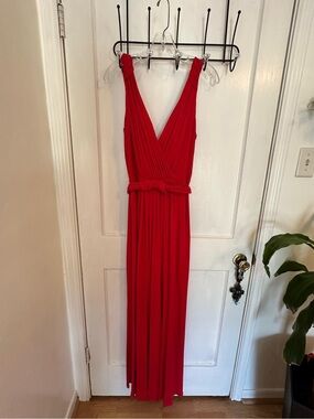 Red V-Neck Maxi Dress - Elegant Sleeveless Evening Gown